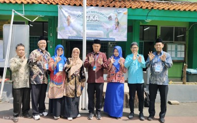 Tinjau Pelaksanaan TKA Hari Pertama, Tim Bidang Penmad Apresiasi Kesiapan MTsN 33 Jakarta