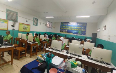 Siswa MTsN 33 Jakarta Gelar Simulasi OSN, Kendala Teknis Tak Jadi Penghalang