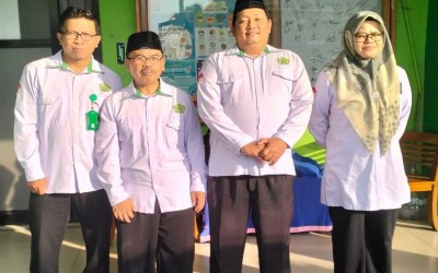 Wajah-Wajah Ceria: Semangat Baru Guru MTsN 33 Jakarta Mengawali Musim Kemenangan
