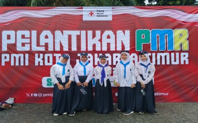 Ribuan Anggota PMR se-Jakarta Timur Resmi Dilantik, Delegasi MTsN 33 Jakarta Siap Jadi Agen Perubahan